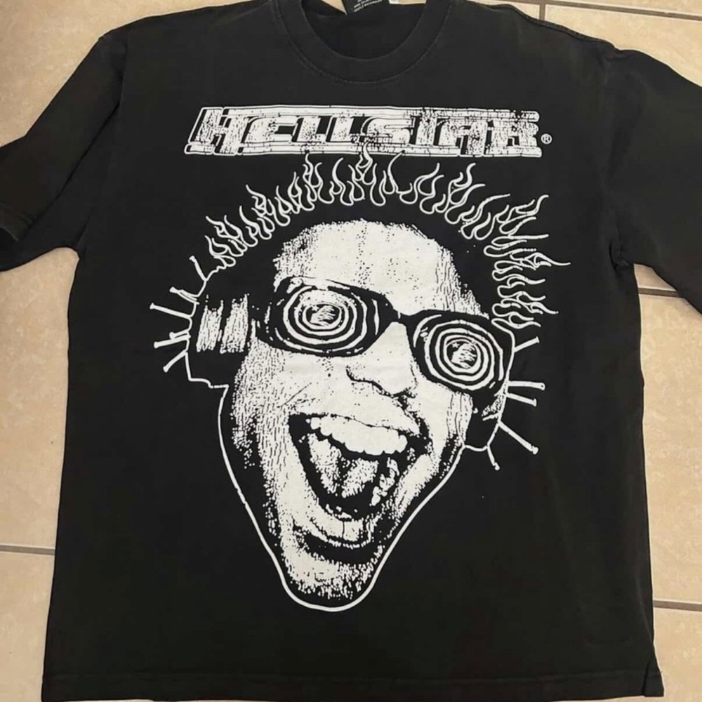 Hellstar Graphic Wash Black Distressed Tee Men’s Medium